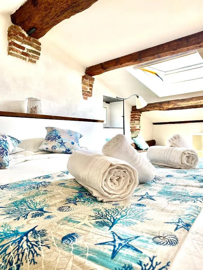 Cozy Loft Marina View Apartment Savona Italy