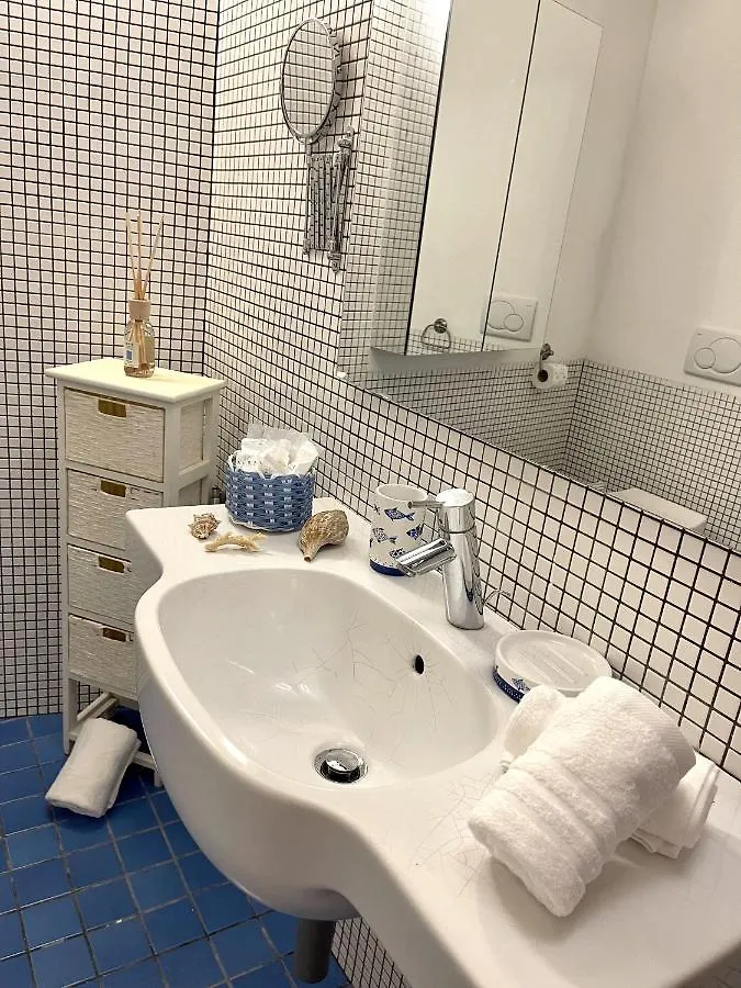 Cozy Loft Marina View Apartment Savona Italy