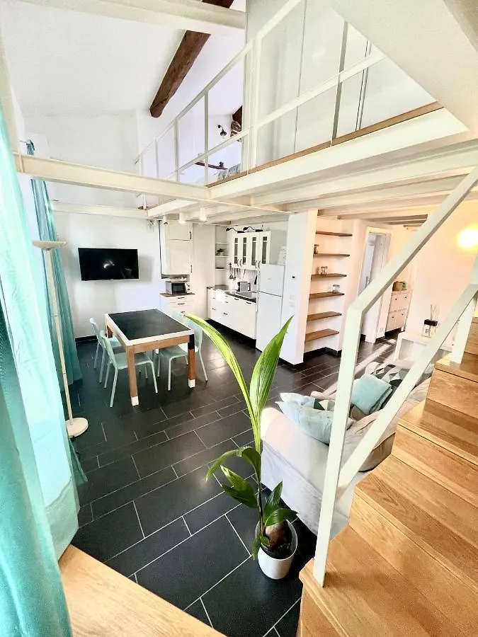 Cozy Loft Marina View Apartment Savona