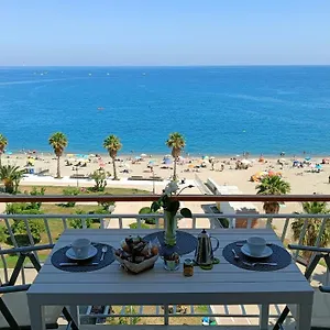 Appartamento Maremare, Really On The Beach, With Private Parking, Savona