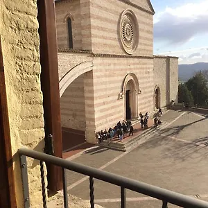 appartamenti-piazza-santa-chiara.hotels-perugia.com/