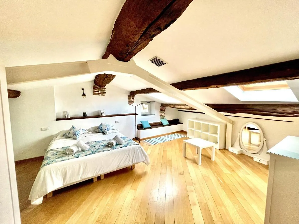 Cozy Loft Marina View Apartment Savona Italy